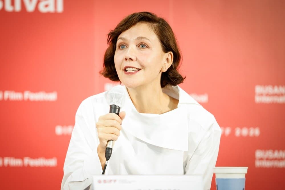 Ілюстрація до матеріалу «Меґґі Джилленгол у Пусані розкритикувала авторитарних режисерів і розповіла про свій фільм про Мерілін Монро»